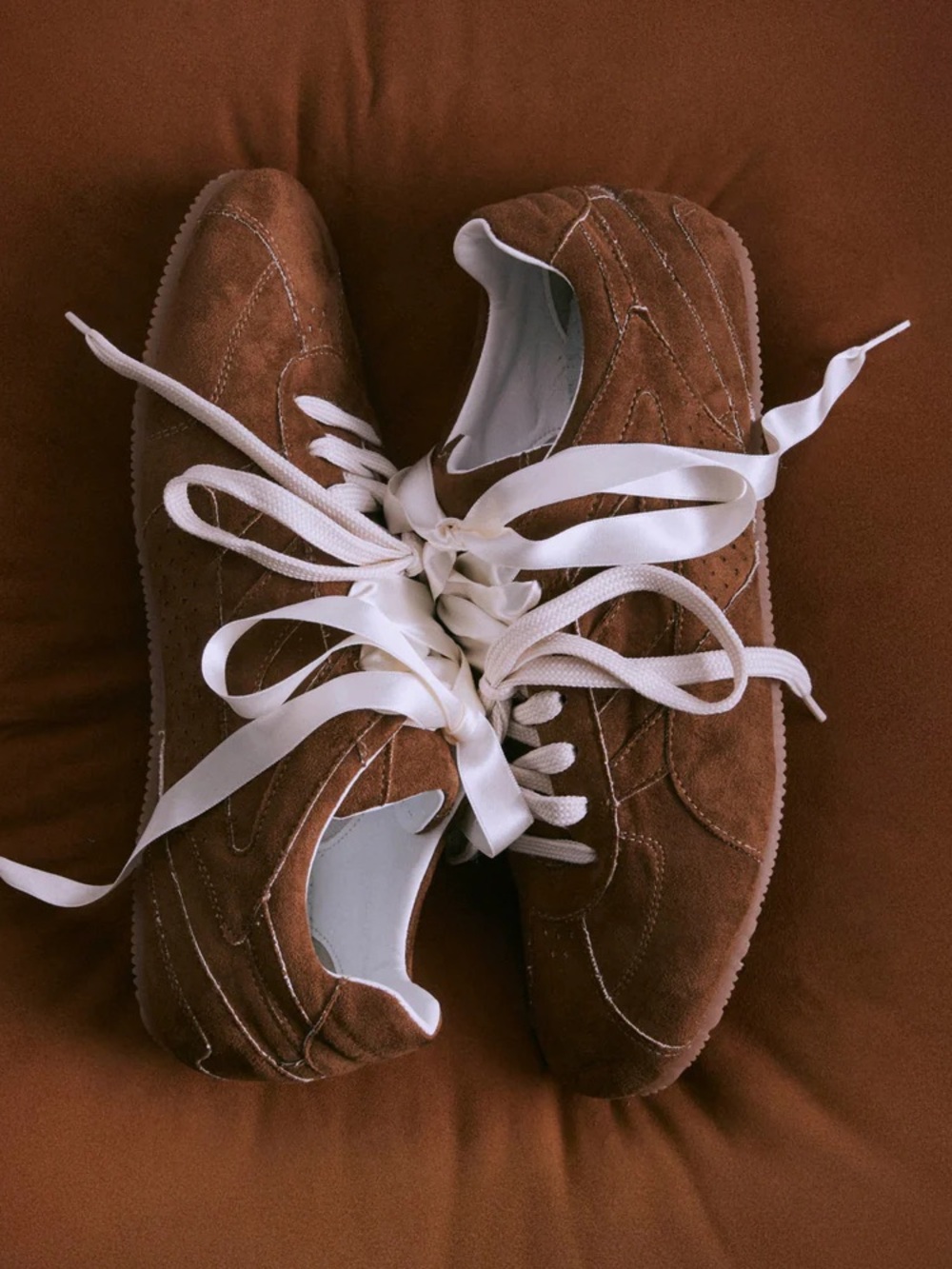 NWT THOUSAND FELL COGNAC SUEDE DRIVER SIZE 8